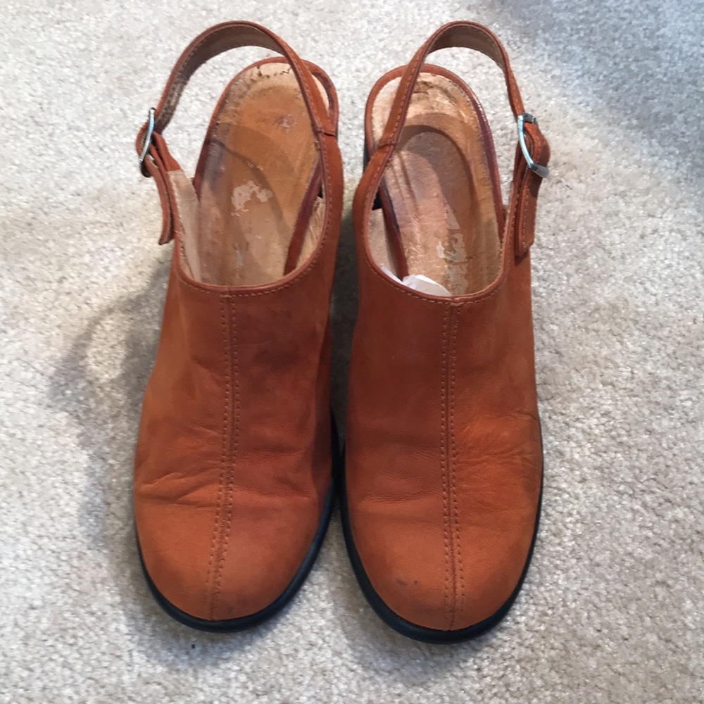 Airstep Rust/Terracota Suede shows with rubber soles. Se EU 35 (US 5). - Picture 2 of 7